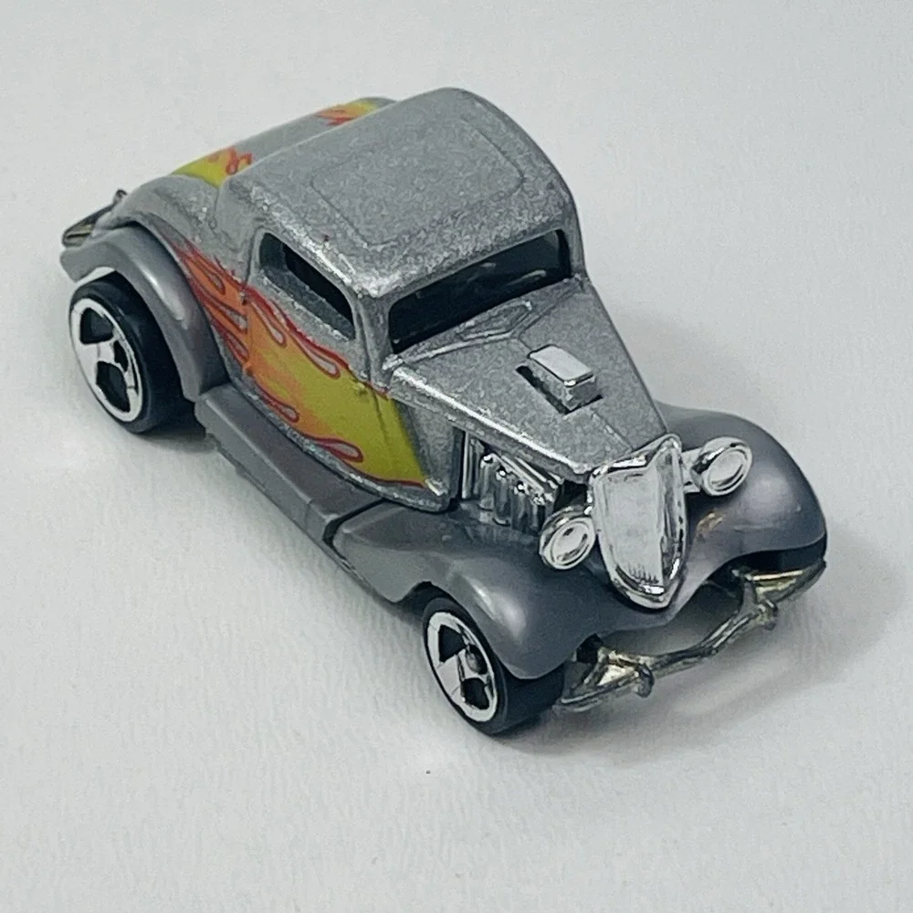 Hot Wheels Gray 1979 Ford Roadster Flames 1:64 Hot Rod 1970s